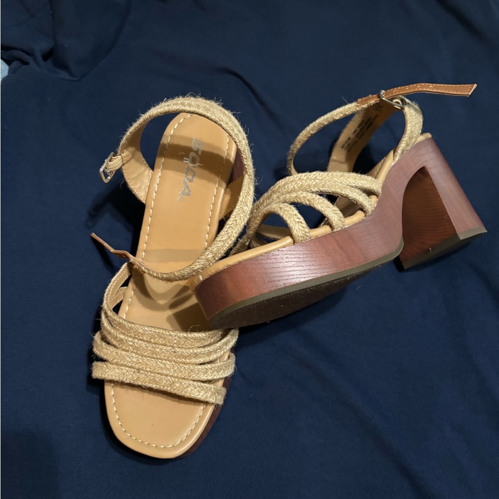 Shoes - Picture 4 of 4